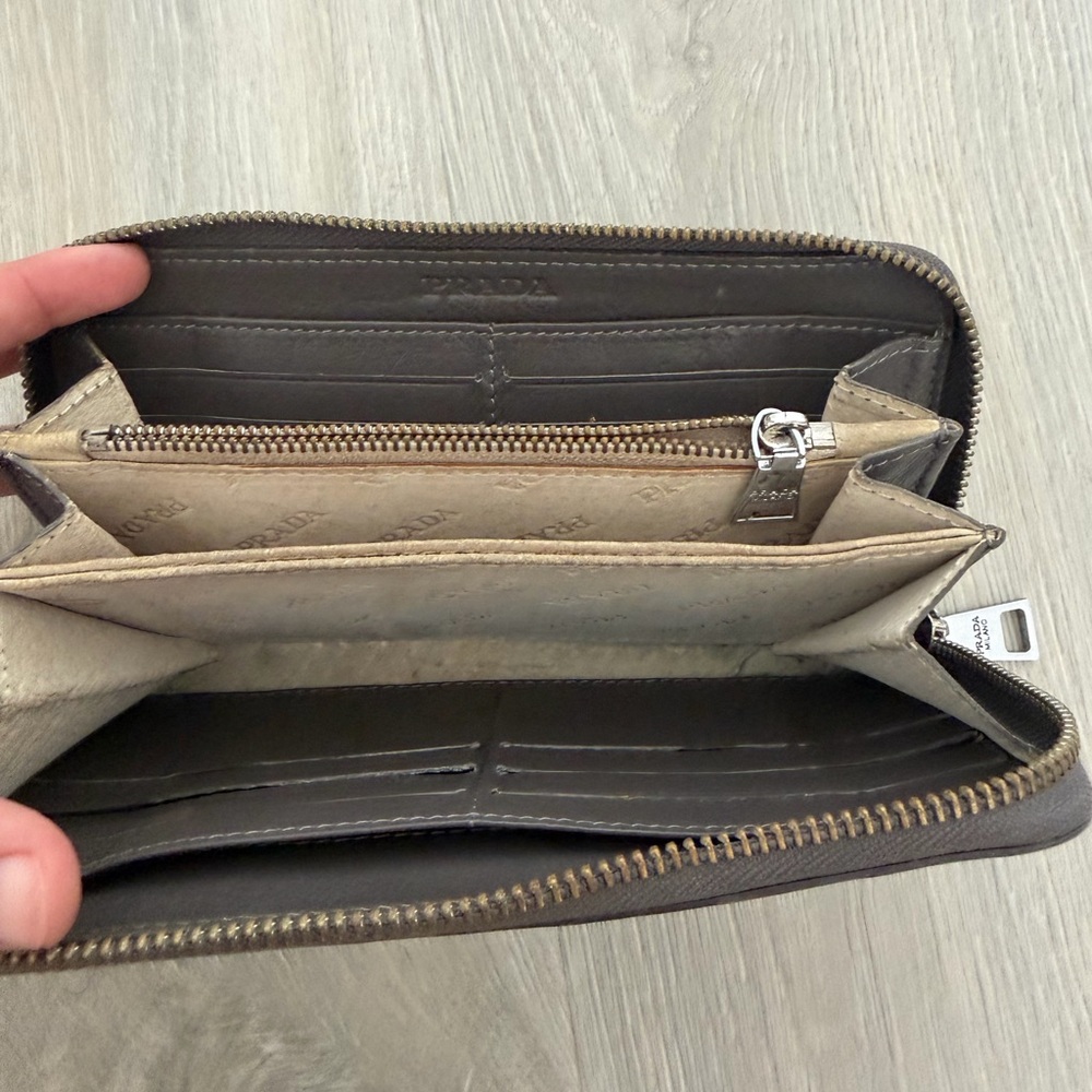 Grey Prada Leather Wallet with silver detail - Picture 5 of 6